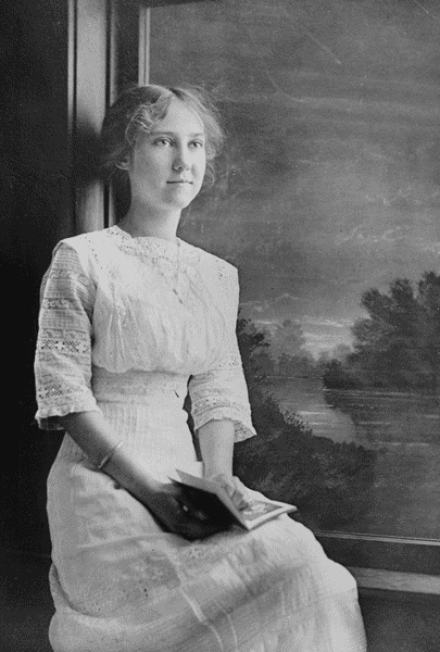 Mamie Eisenhower at the age of 17
