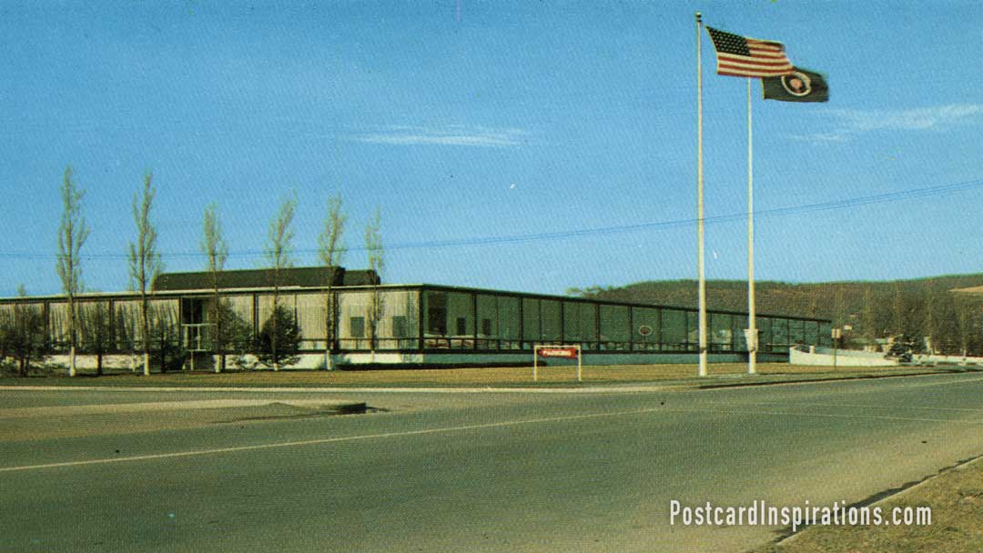 The Corning Glass Center (Postcard)
